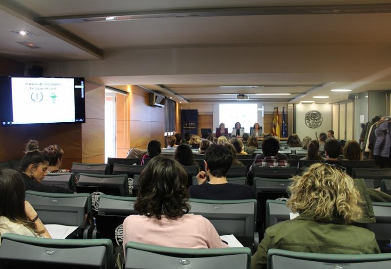 Farmacéuticos de Zaragoza se formarán en atención al paciente oncológico