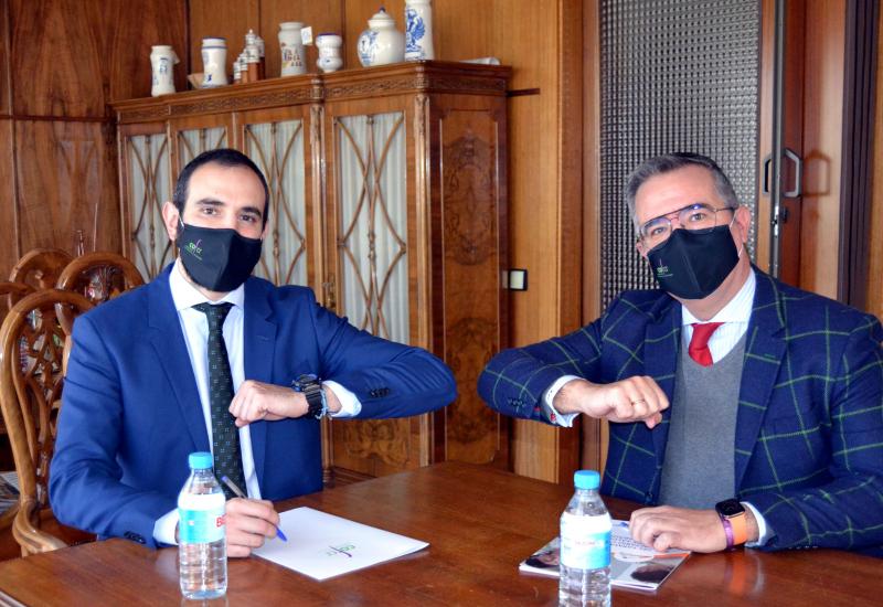 El Consejo de Colegios de Farmacéuticos de CLM y SEFAC Castilla-La Mancha firman un convenio de colaboración para formar a los profesionales comunitarios en cesación tabáquica