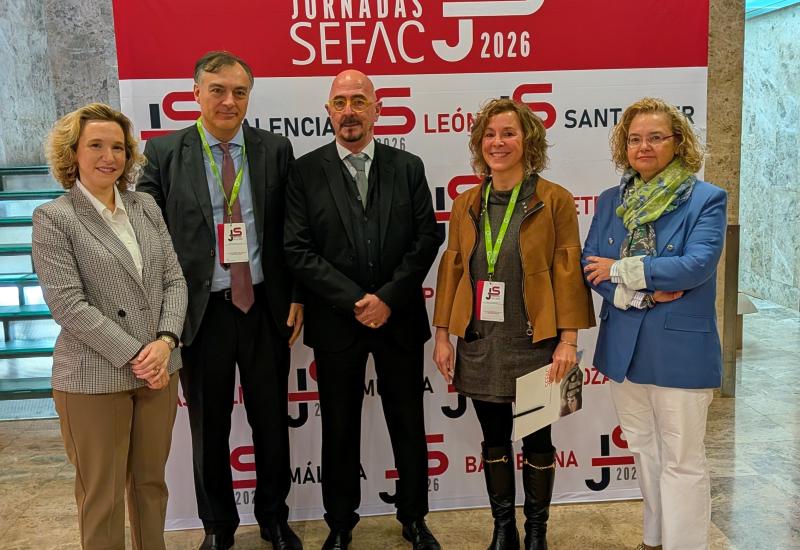 Cantabria impulsa el debate sobre el futuro de la farmacia comunitaria en una jornada inaugurada por el consejero de Salud